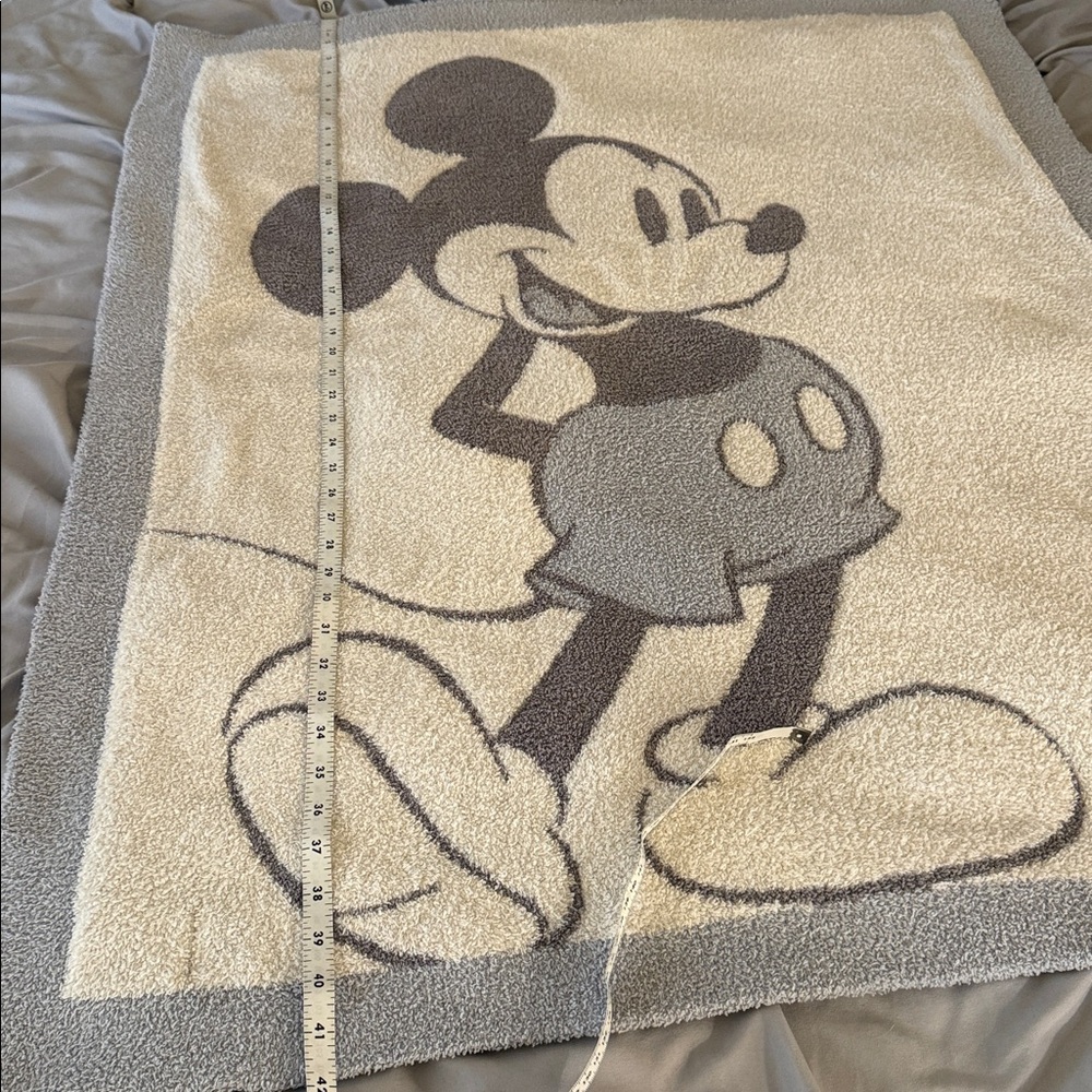 Barefoot Dreams Disney Mickey Mouse Stroller Blanket - Picture 5 of 5